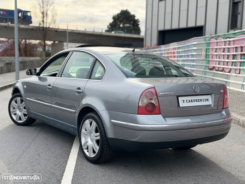 VW Passat 1.9 TDi Highline - 5