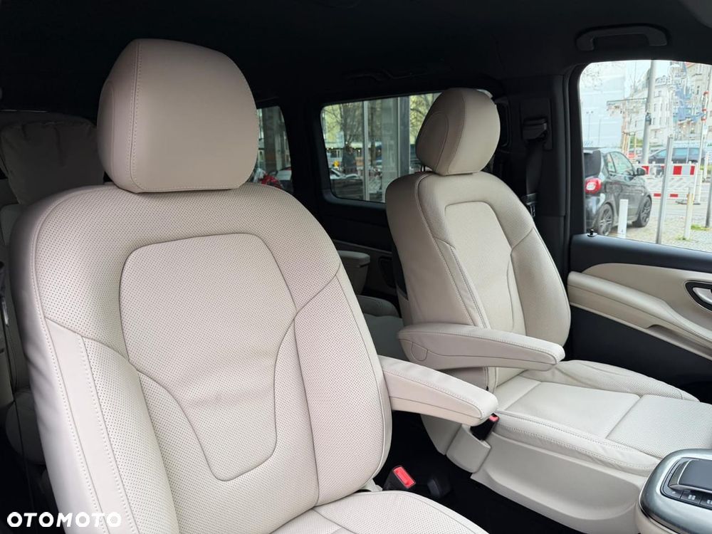 Mercedes-Benz Klasa V 300 d Extralang 9G-TRONIC Edition - 22