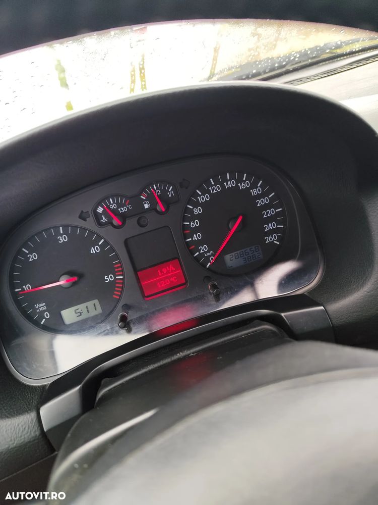 Volkswagen Golf - 6