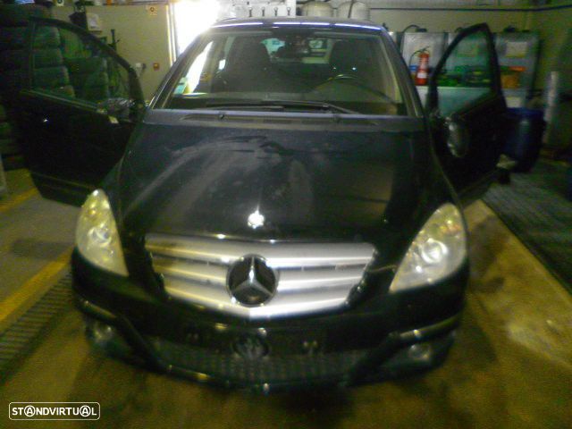 Carro MOT: 640940 CXVEL: A7112610101 MERCEDES CLASS B 245 2009 180 2.0CDI 109CV 5P PRETO DIESEL - 2