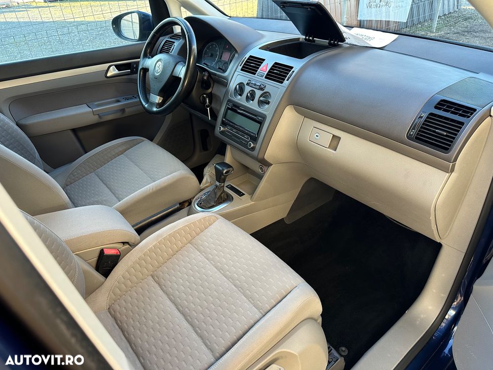 Volkswagen Touran 1.4 TSI DSG Conceptline - 7