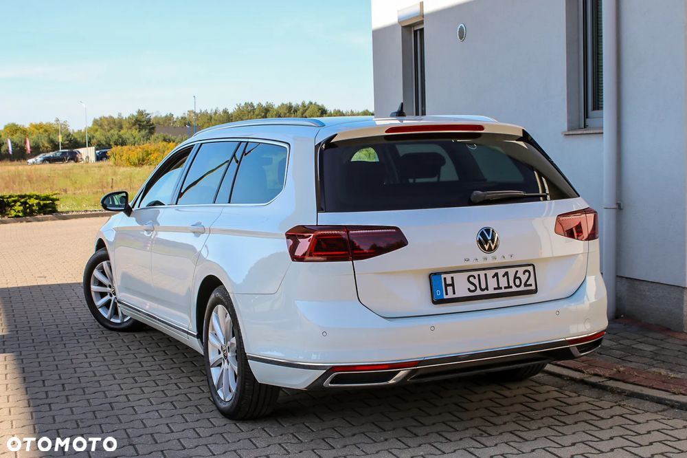 Volkswagen Passat Variant 2.0 TDI DSG (BlueMotion Technology) Highline - 16