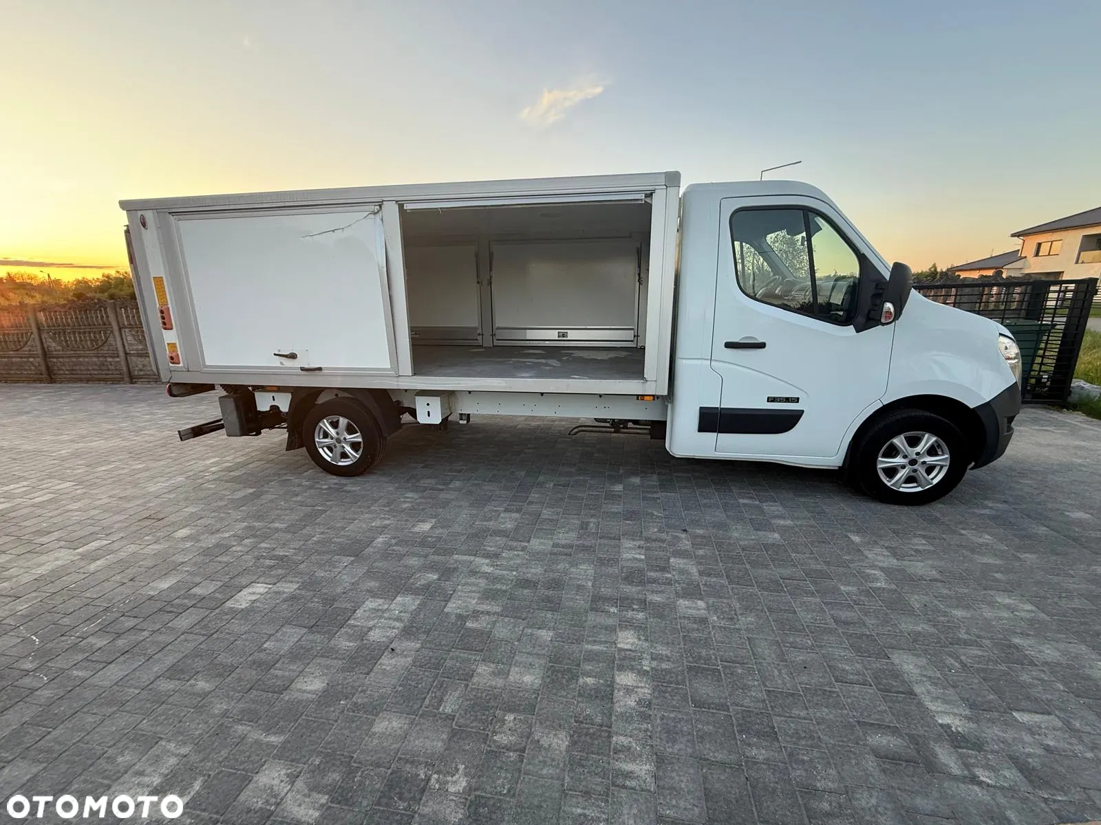 Nissan NV400 - 4