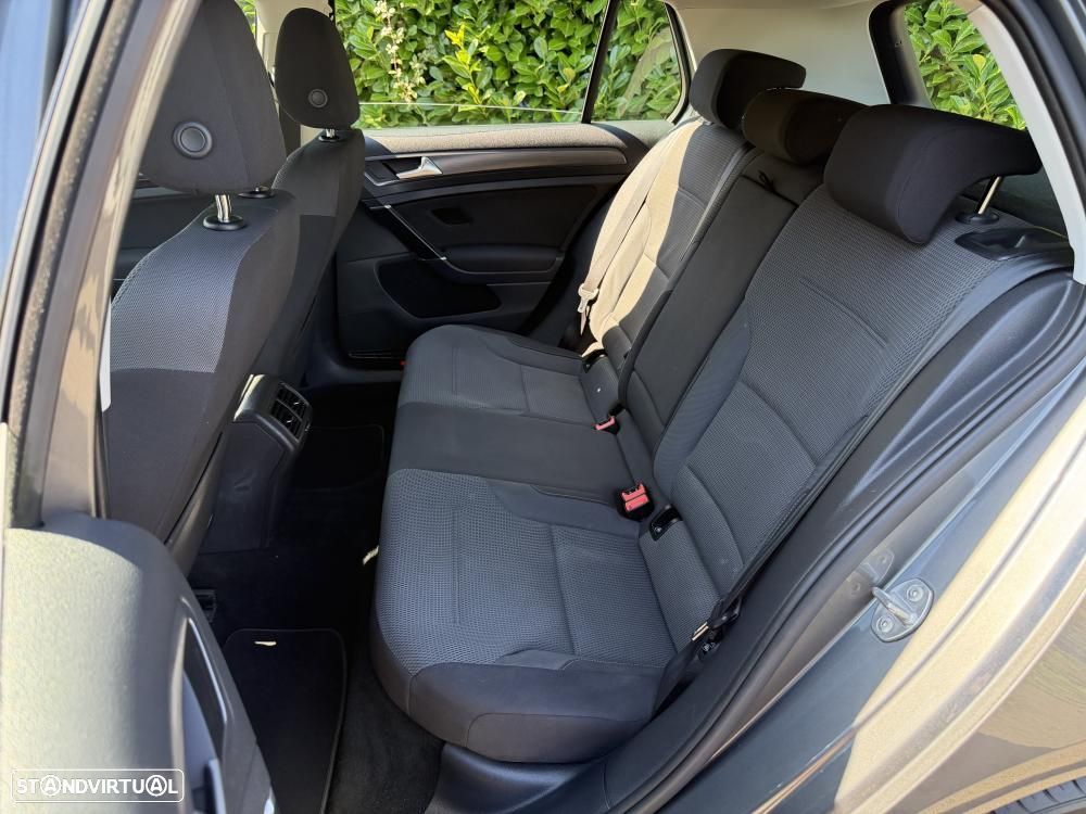 VW Golf 1.6 TDI Confortline - 22