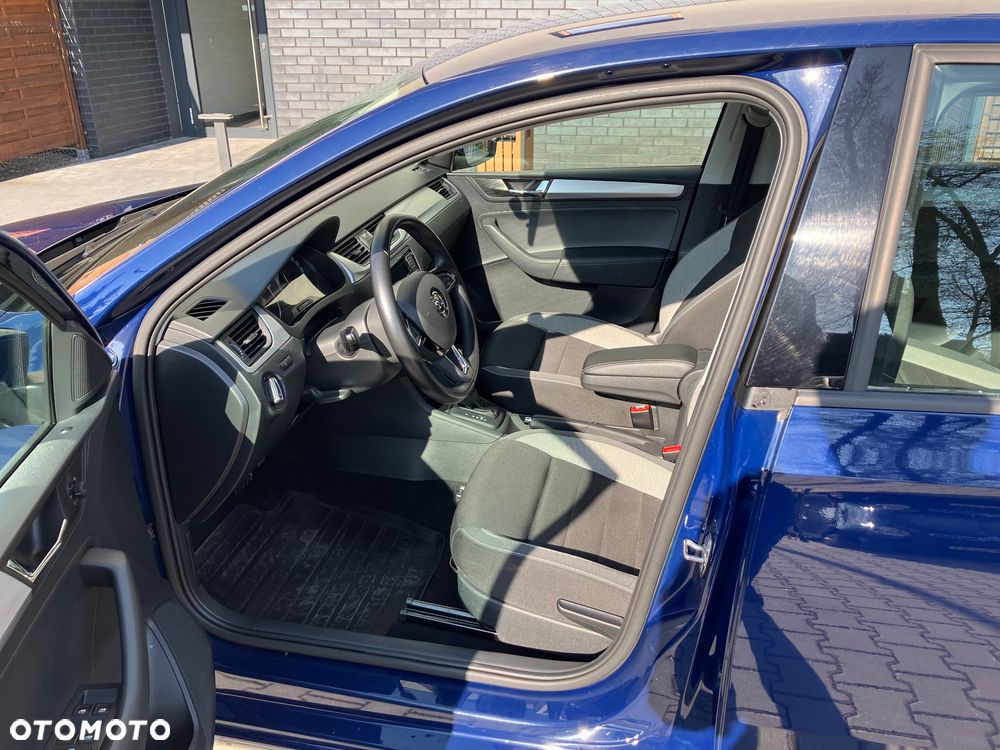 Skoda RAPID 1.4 TSI Ambition DSG - 7