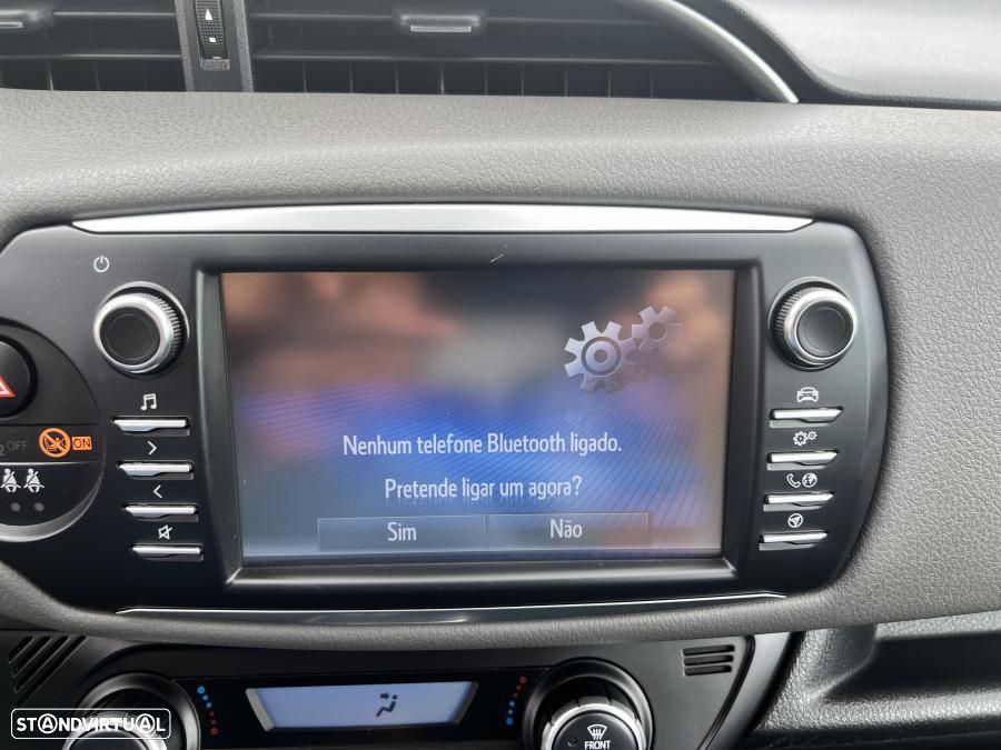 Toyota Yaris 1.5 HSD Exclusive - 37