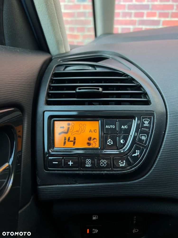 Citroën C4 Picasso - 25