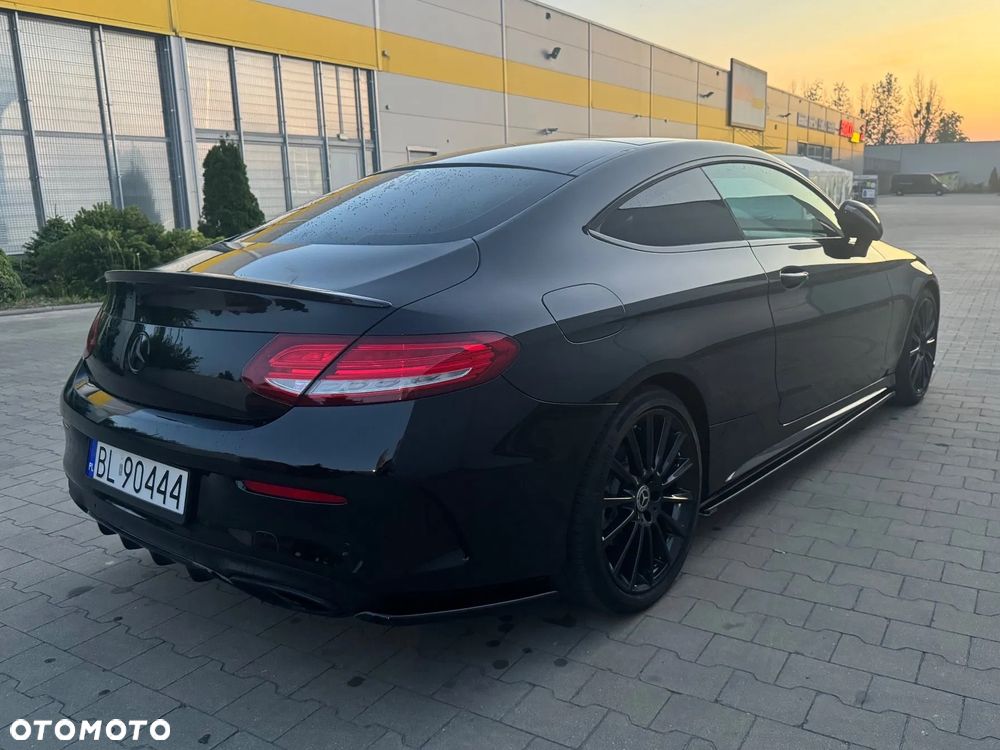 Mercedes-Benz Klasa C 300 9G-TRONIC - 6
