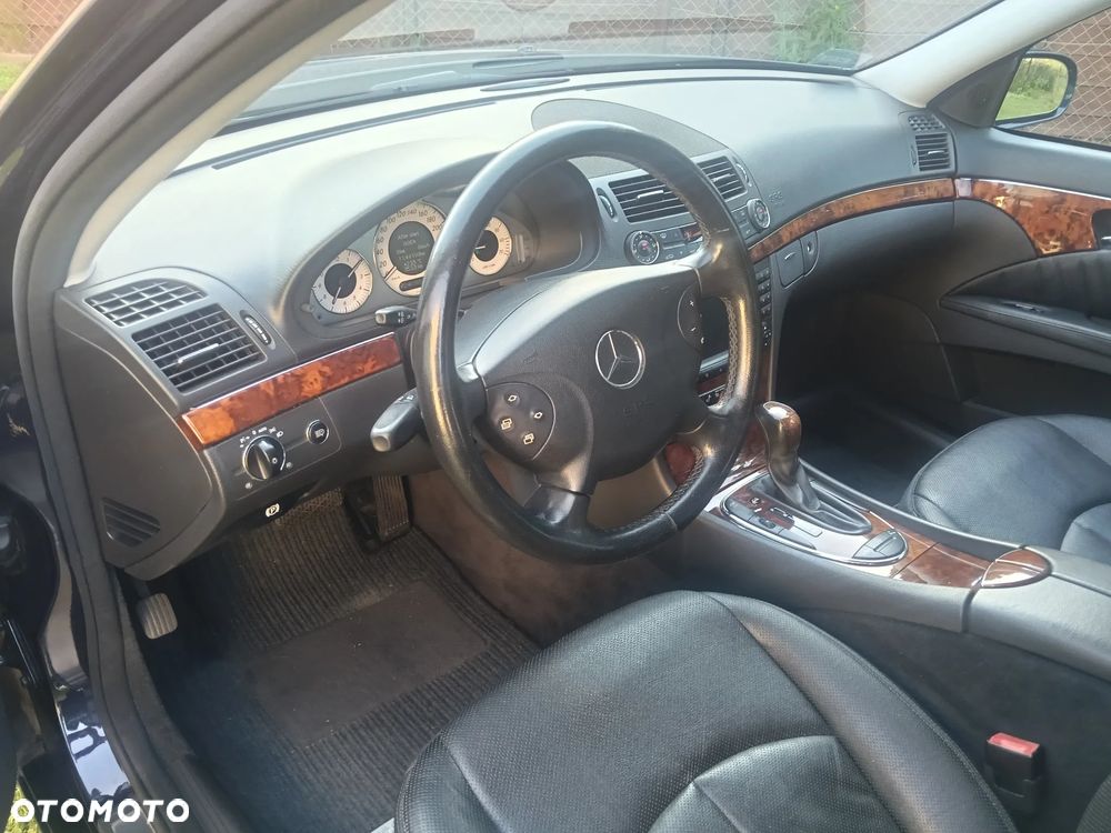 Mercedes-Benz Klasa E 320 4-Matic Avantgarde - 27