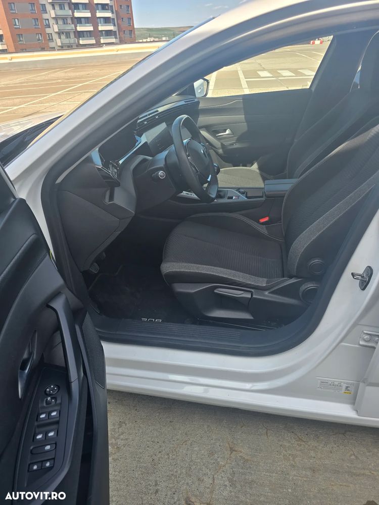 Peugeot 308 - 8