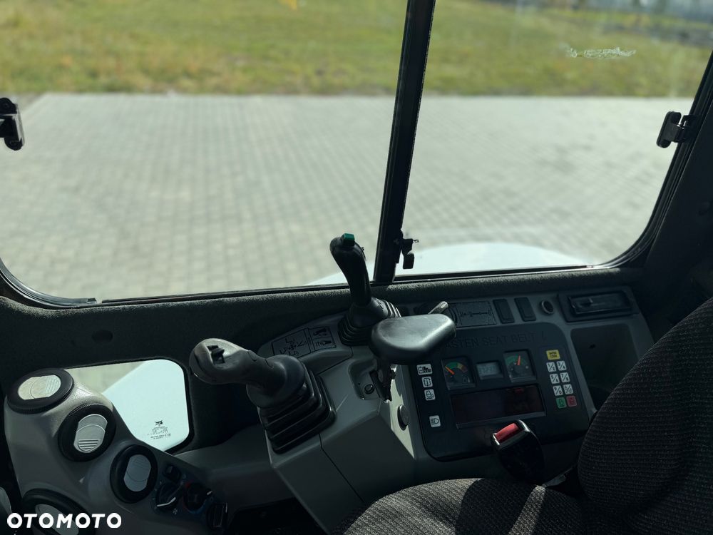 Bobcat E32 - 14