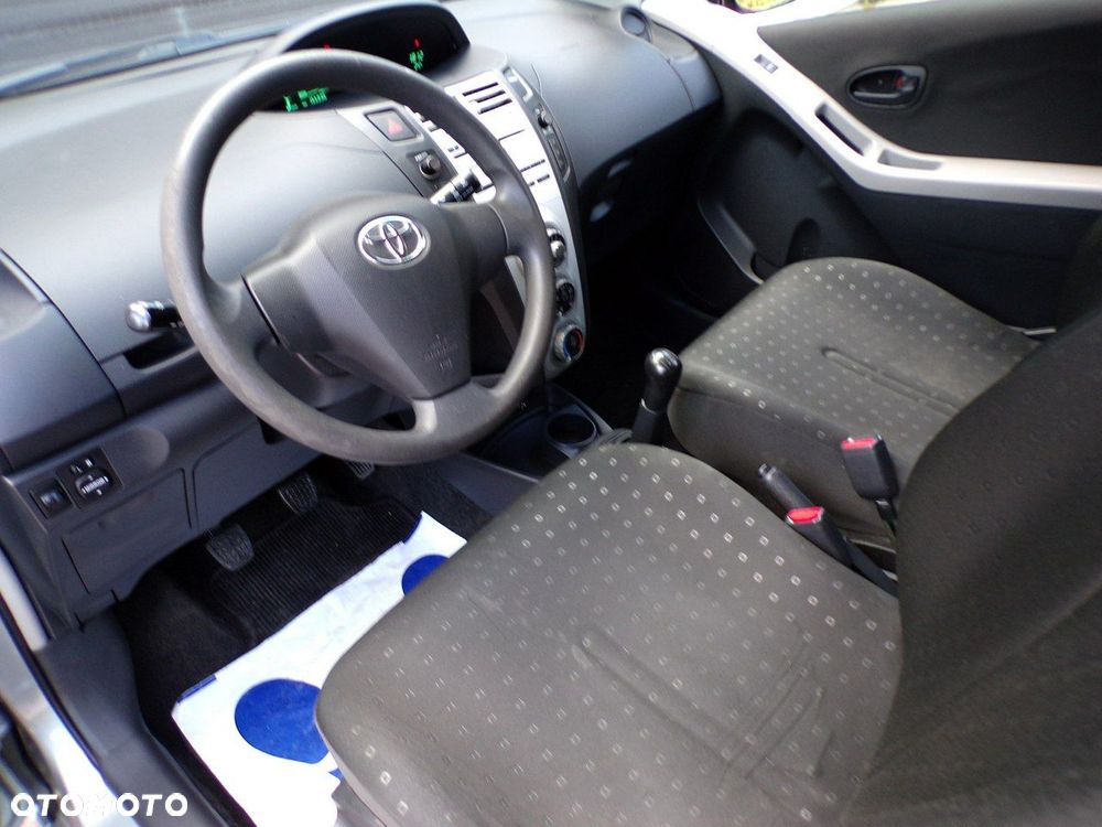 Toyota Yaris - 17