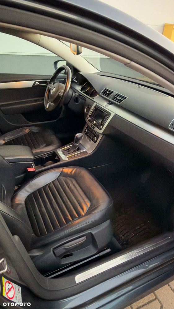 Volkswagen Passat - 15
