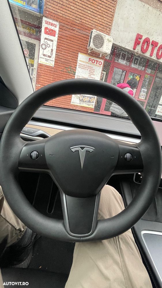 Tesla Model 3 - 7