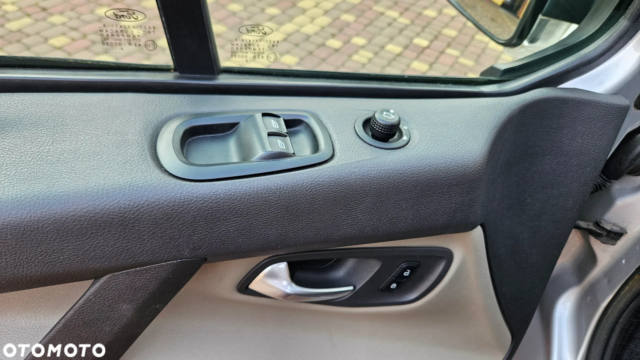 Ford Tourneo Custom - 20