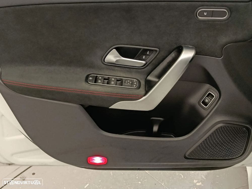 Mercedes-Benz CLA 200 - 27