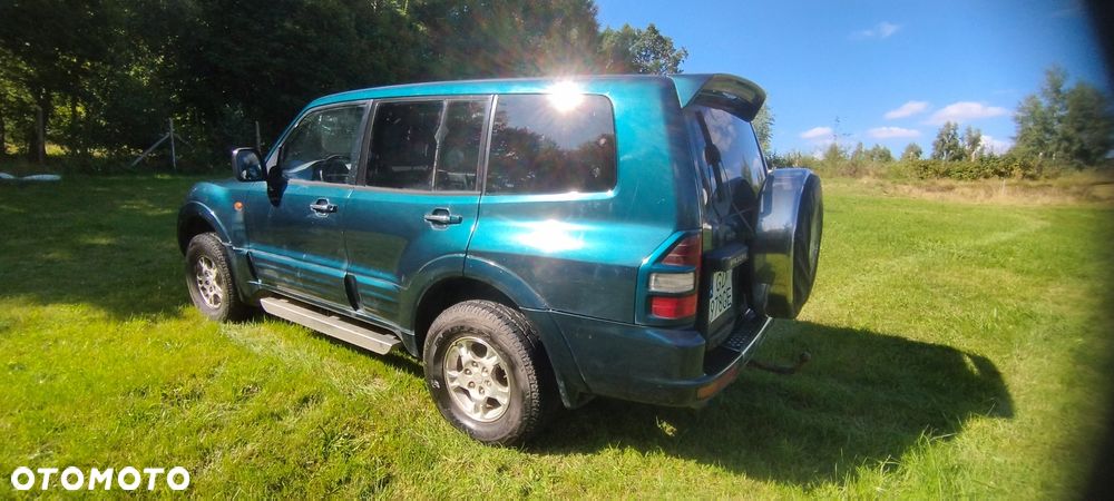 Mitsubishi Pajero - 2