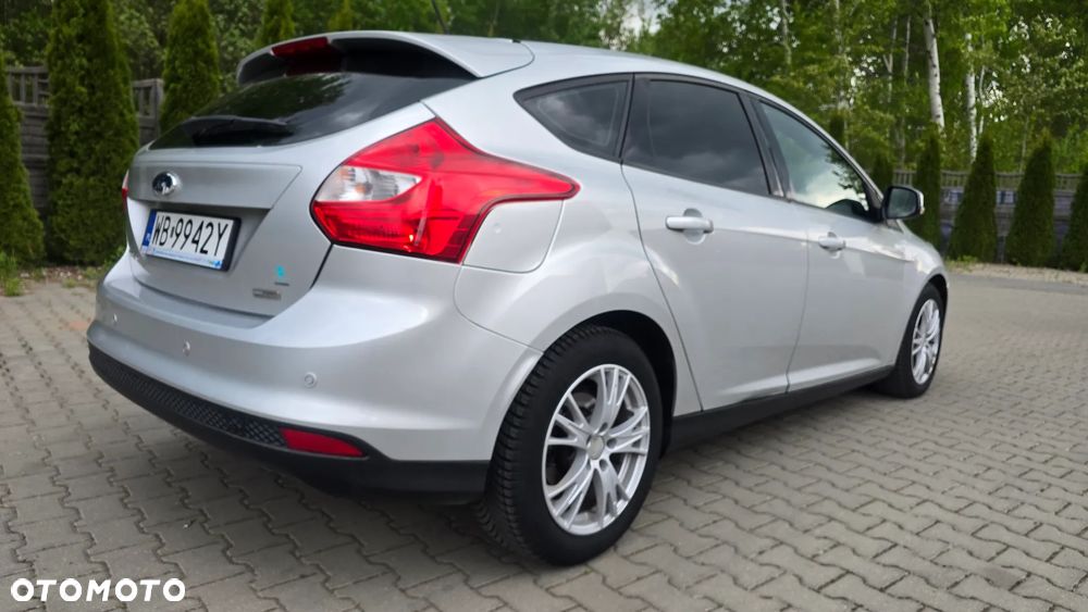 Ford Focus 1.6 TDCi ECOnetic 88g Start-Stopp-System Titanium - 4