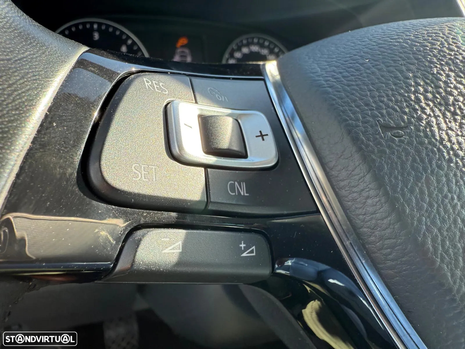 VW Caravelle 2.0 TDi BM Longa Comfortline - 23