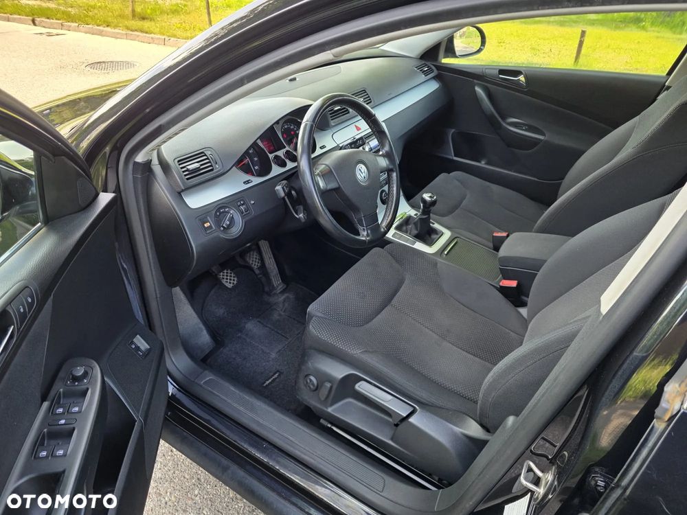 Volkswagen Passat 1.6 Comfortline - 10