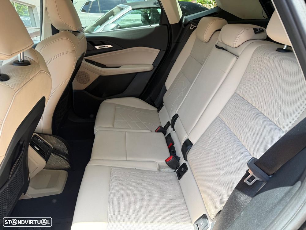 BMW 218 Active Tourer i Line Luxury Auto - 6