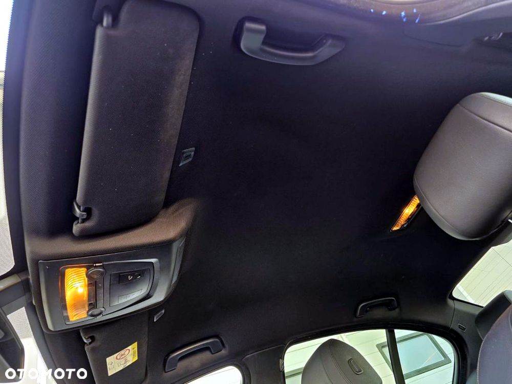 BMW Seria 5 530d xDrive Sport-Aut - 33