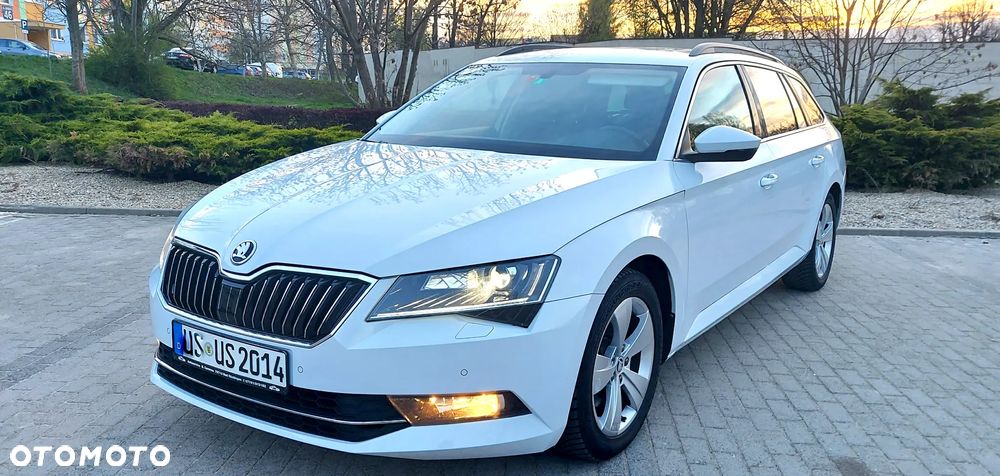 Skoda Superb 2.0 TDI Style - 23