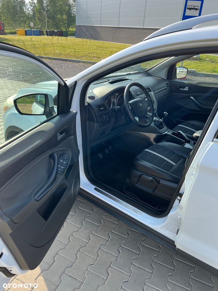 Ford Kuga 2.0 TDCi 4x4 Titanium - 14