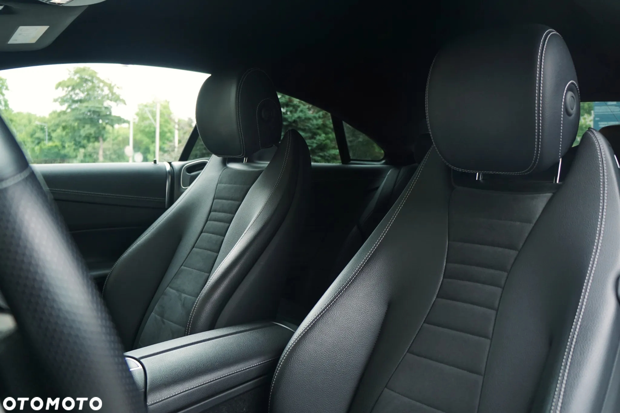 Mercedes-Benz Klasa E 200 Coupe 4-Matic 9G-TRONIC - 13