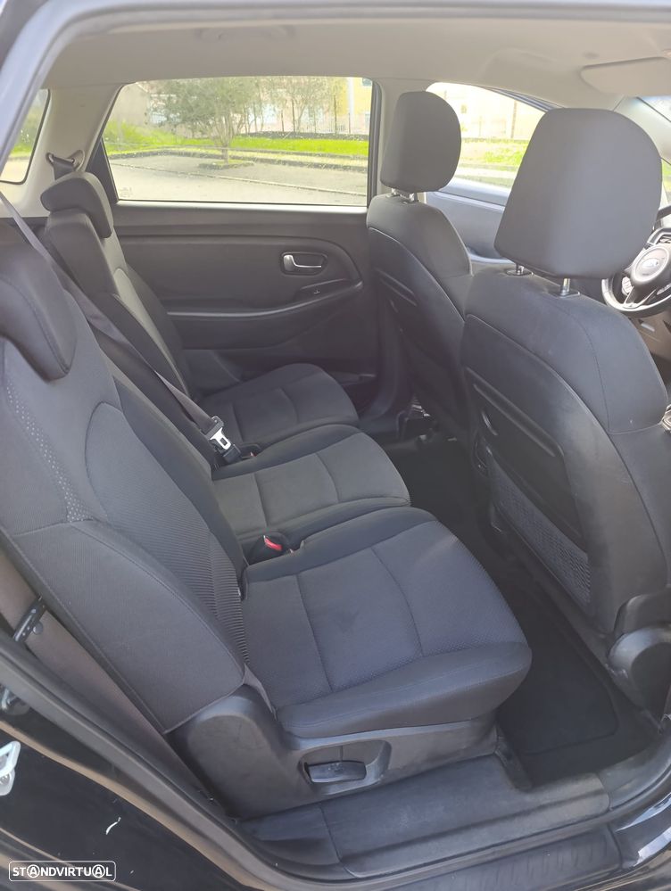 Kia Carens 1.7 CRDi ISG TX - 19