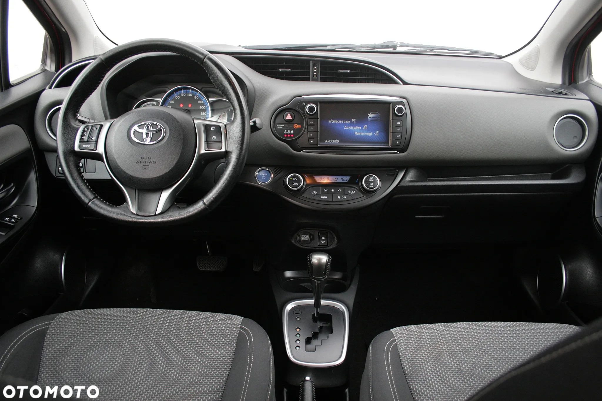 Toyota Yaris Hybrid 1.5 VVT-i - 11