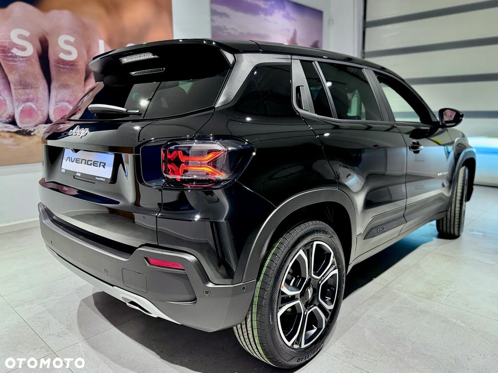 Jeep Avenger 1.2 T3 mHEV Summit FWD eDCT6 - 12