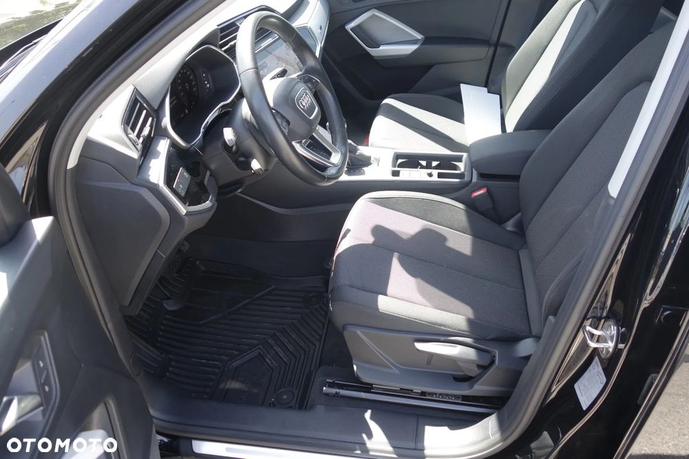 Audi Q3 35 TFSI S tronic - 13