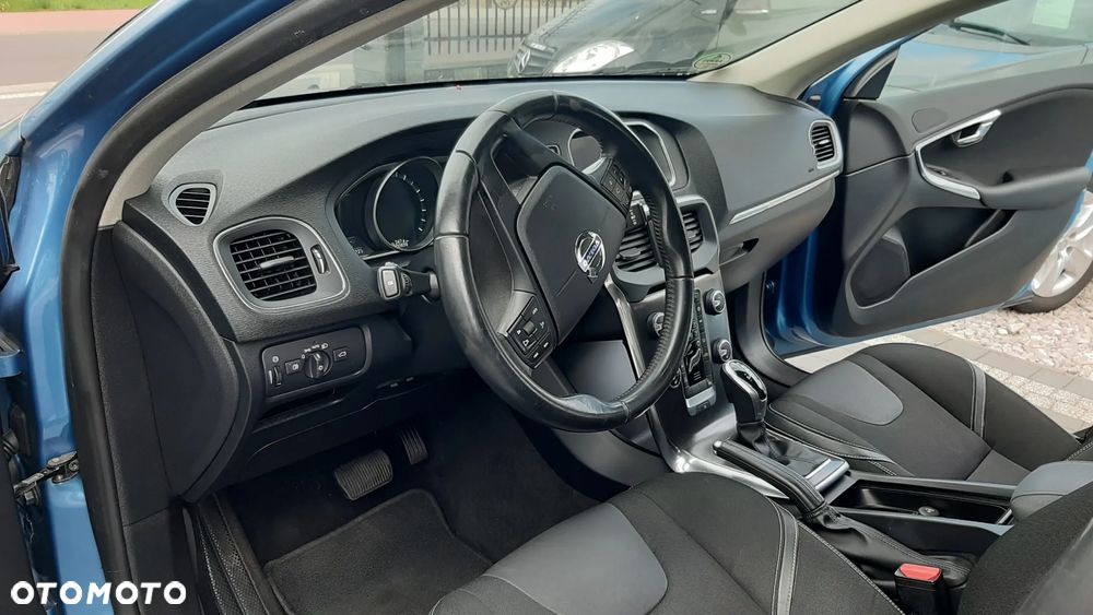 Volvo V40 T4 Momentum - 11