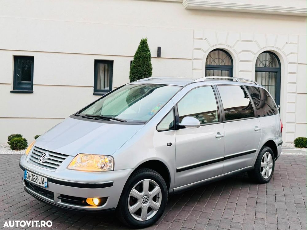 Volkswagen Sharan 1.9 TDI 4Motion Trendline - 1