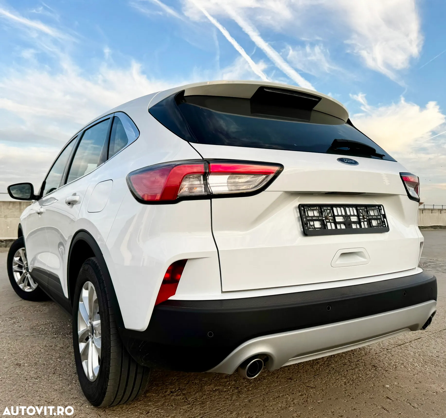 Ford Kuga 1.5 EcoBlue A8 FWD Titanium - 3