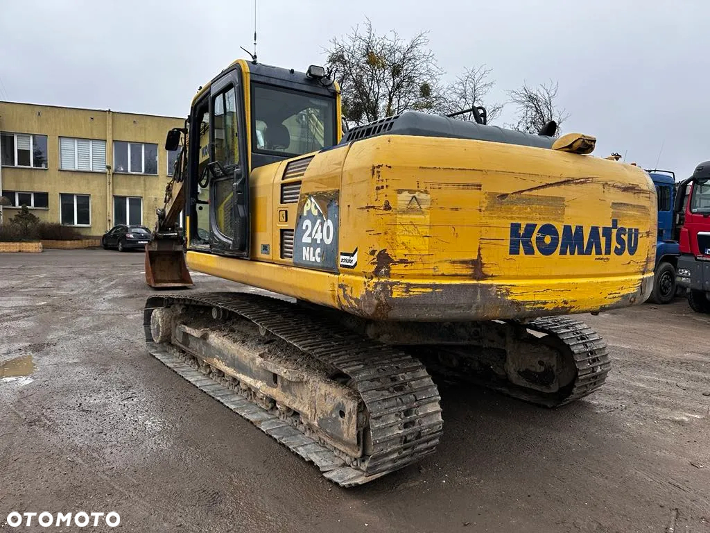Komatsu 240-8 - 5