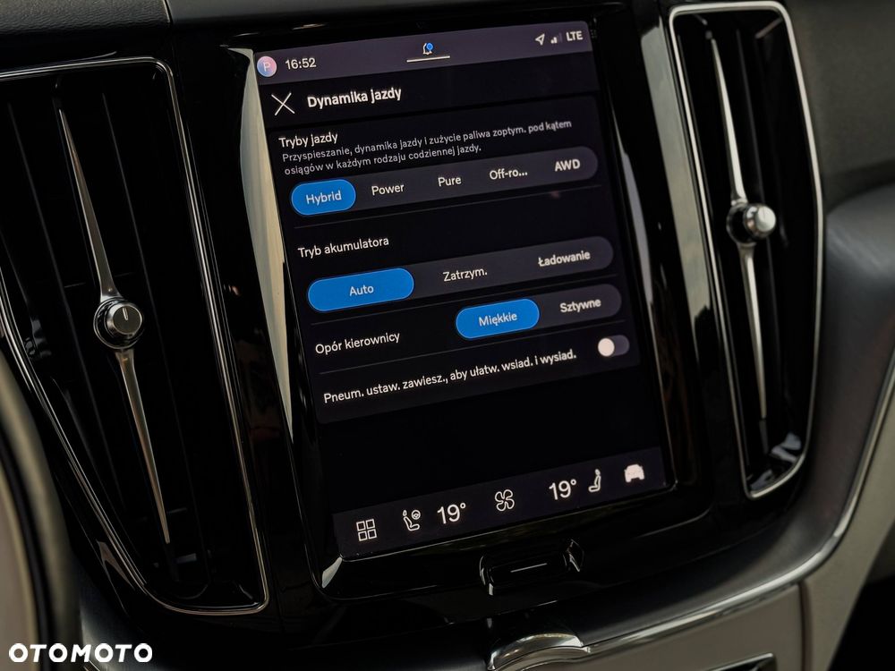 Volvo XC 60 T6 Plug-In Hybrid AWD Inscription - 32