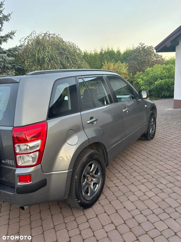 Suzuki Grand Vitara 2.0 - 5