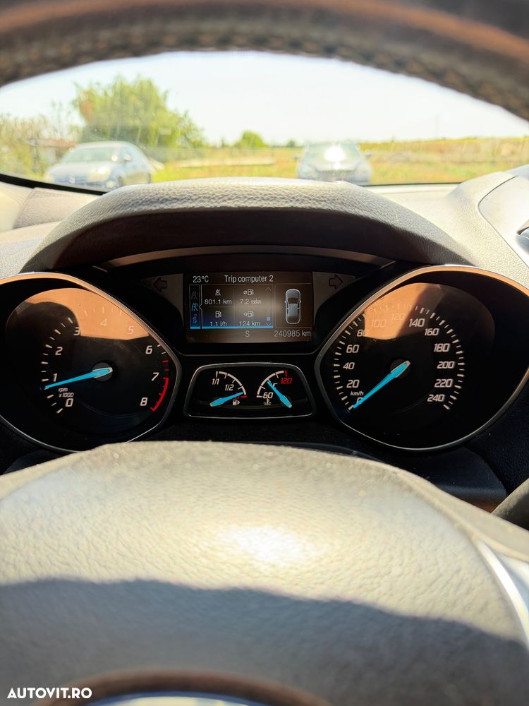 Ford Kuga - 11