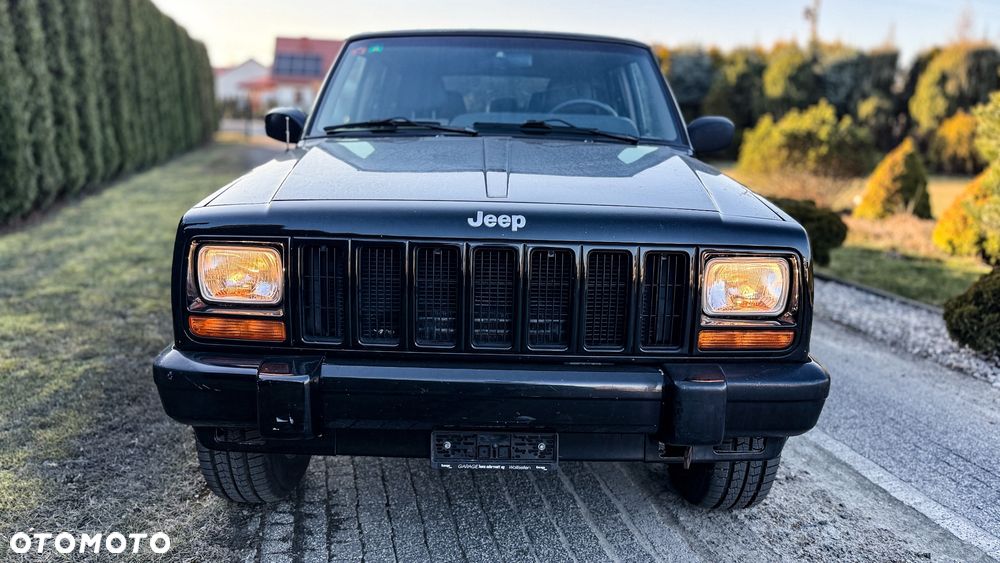 Jeep Cherokee 4.0 Limited - 35