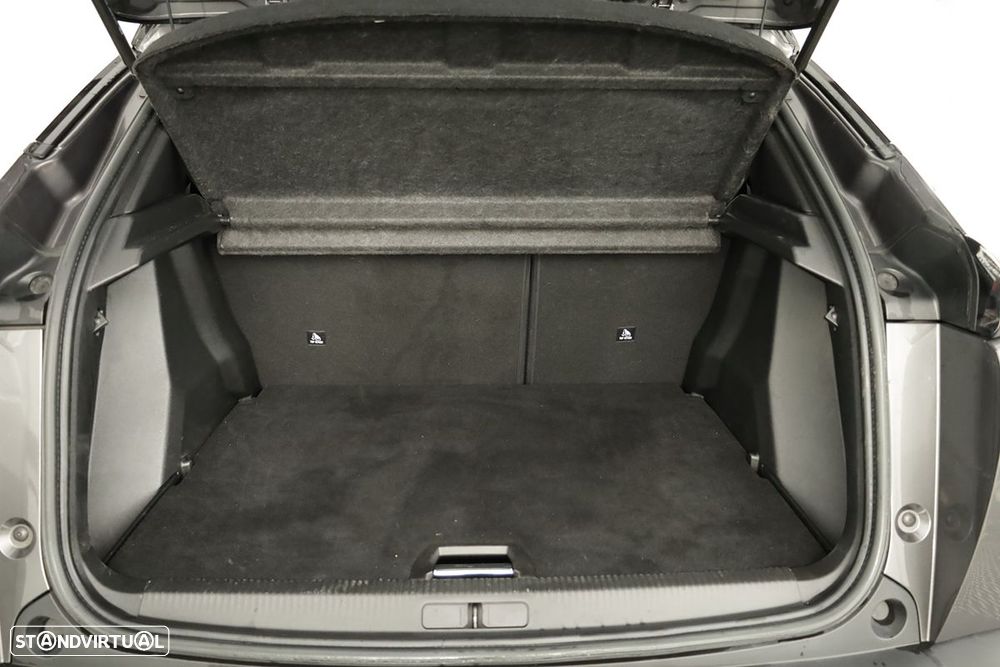 Peugeot 2008 1.2 PureTech GT EAT8 - 23