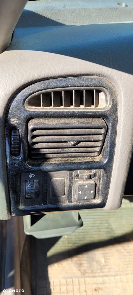 Toyota Avensis na części - 7