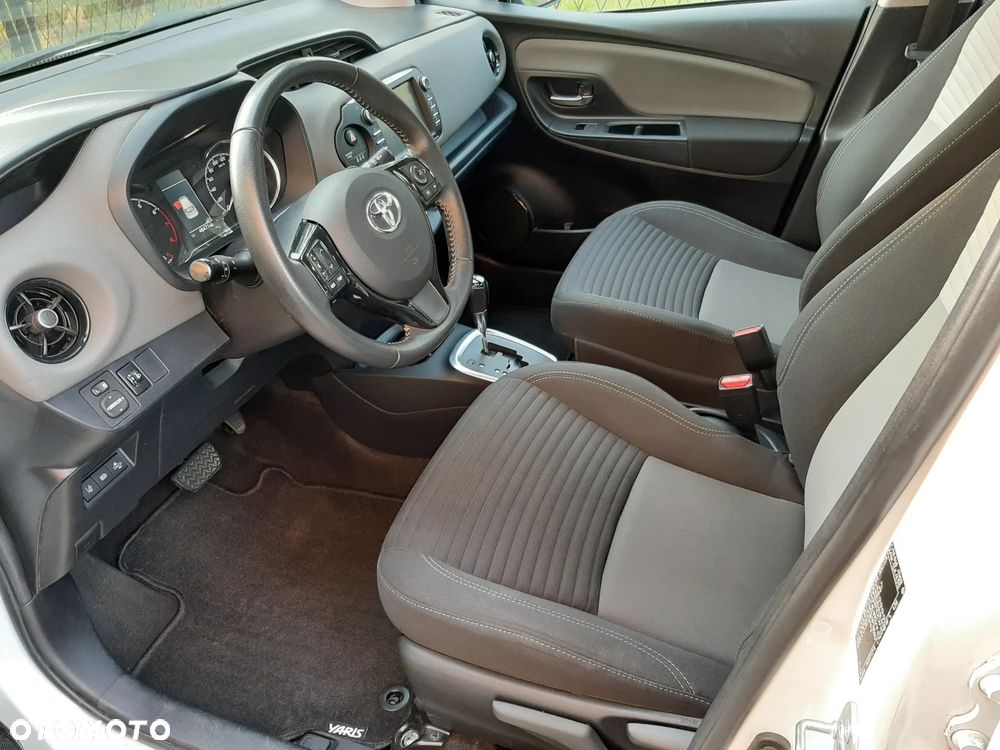 Toyota Yaris 1.5 Premium CVT - 13