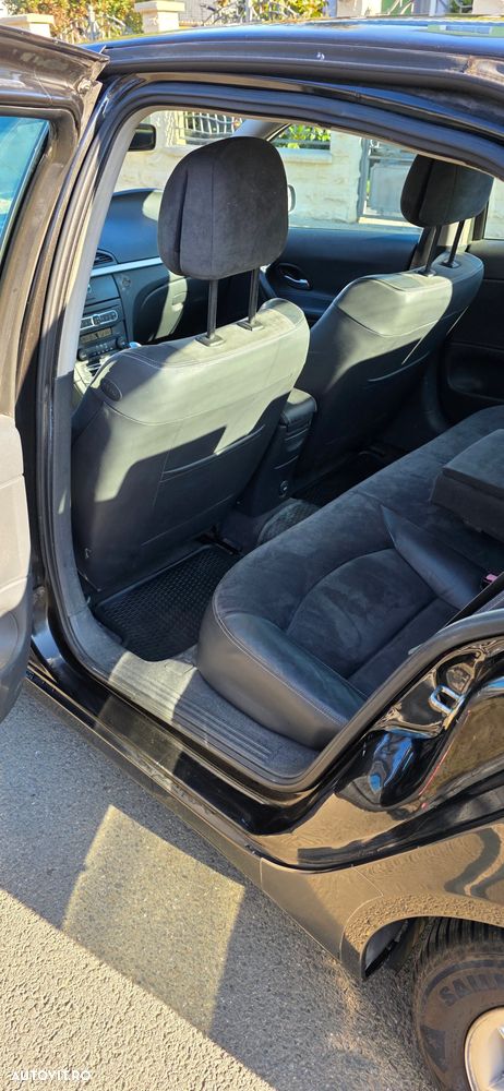 Renault Laguna 1.9 dCi Authentique - 7