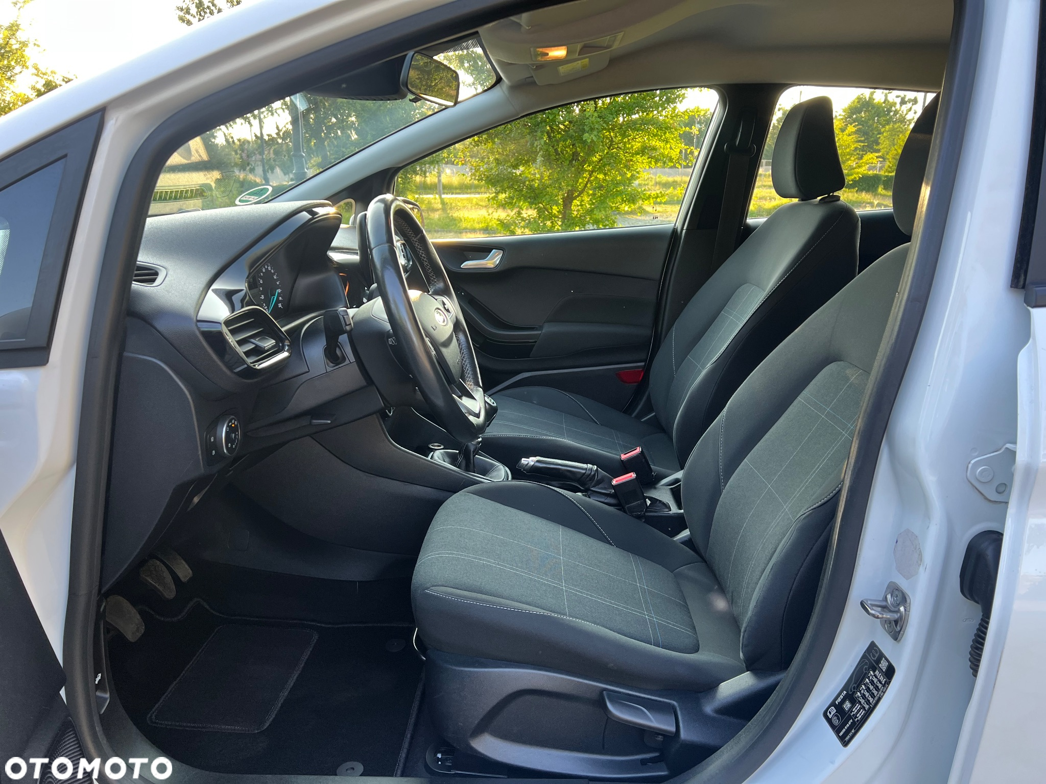 Ford Fiesta 1.0 EcoBoost S&S COOL&CONNECT - 17