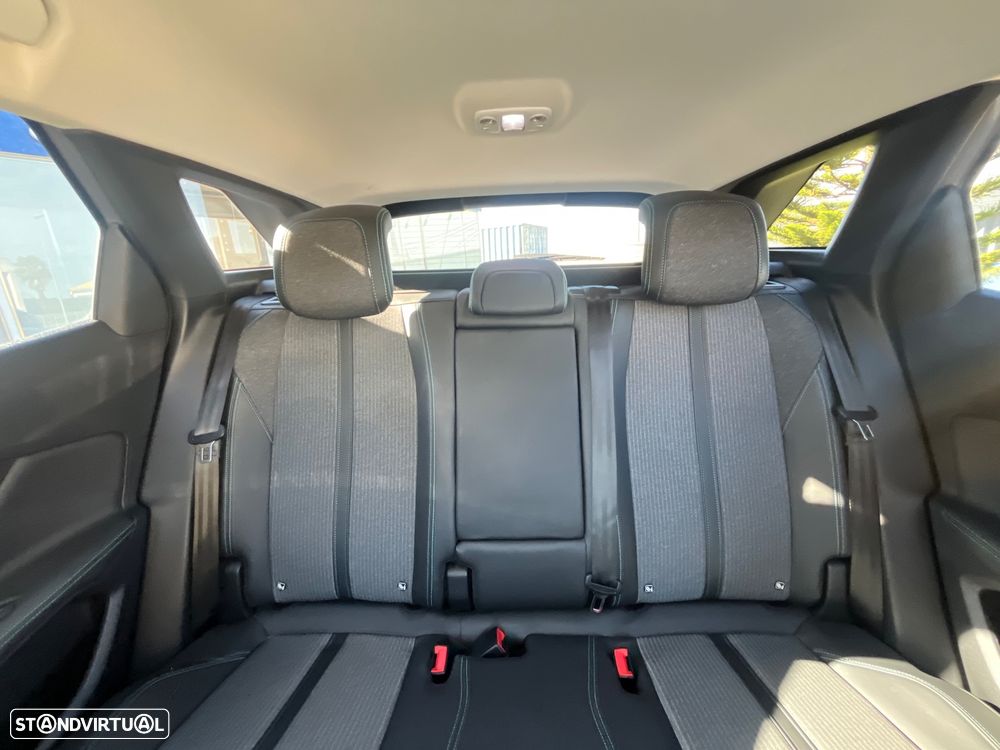 Peugeot 3008 1.6 Hybrid Allure Pack e-EAT8 - 48