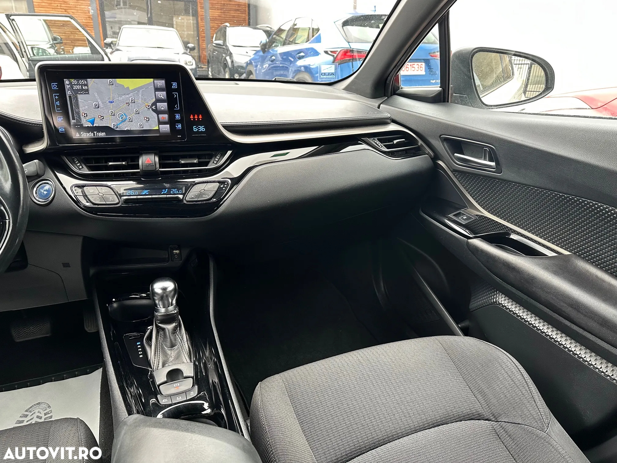 Toyota C-HR 1.8 HSD 122 CP 4x2 CVT C-lassy bi-tone - 18