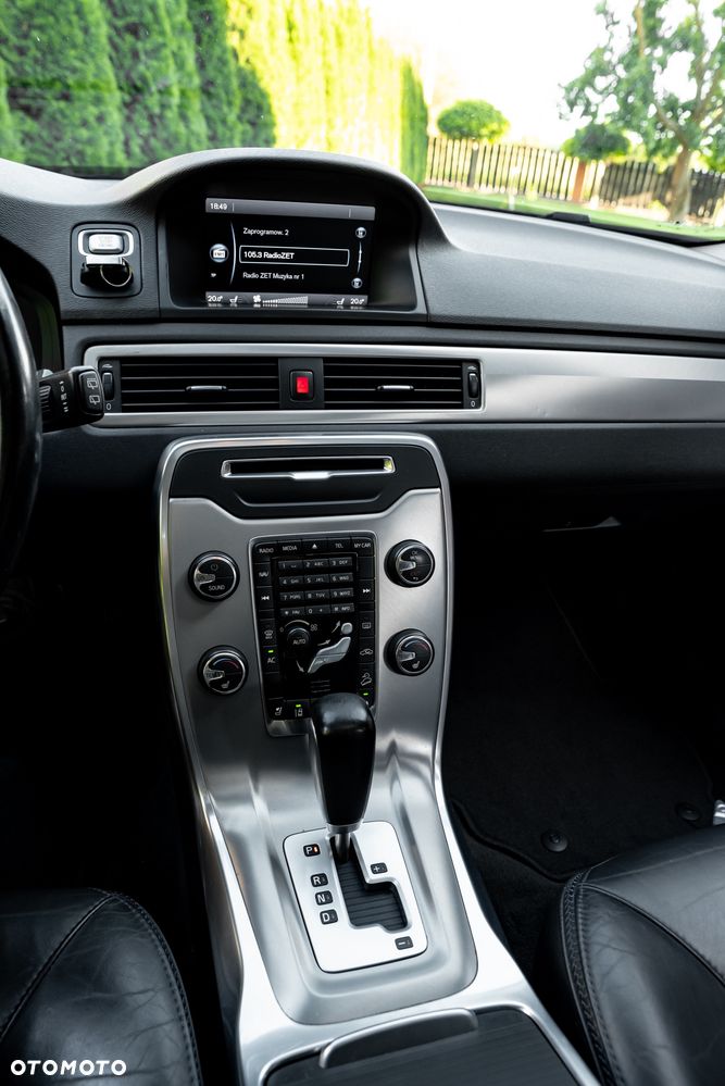 Volvo XC 70 D5 AWD Geartronic Summum - 32