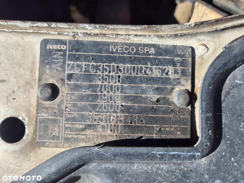 Iveco DAILY 40C18 180KM DO PRZEWOZU ZWIERZAT BYDŁA KONIOWÓZ - 36